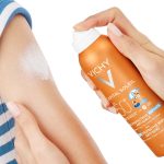 VICHY CAPITAL SOLEIL Dječji sprej za zaštitu od sunca protiv priljepljivanja pijeska na kožu SPF50+, 200 ml - Image 3